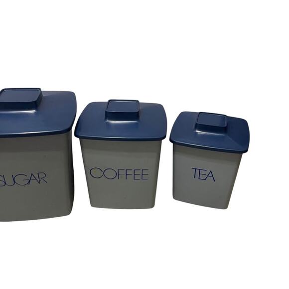 Vintage Set of 4 Canisters Flour Sugar Coffee Tea Plastic - Picture 3 of 4
